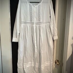 Eileen West White Lace Trim Cottage Core Nightgown